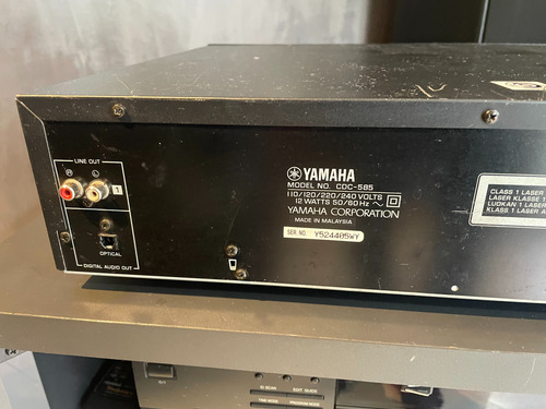 Compactera Yamaha Cdc-585 220v Lee Todo- Rca Y Optica Digit Negro (Usado)