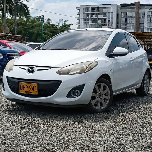 Mazda 2 At 1.5cc 2012