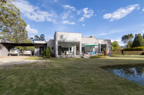 Casa En Arriendo/venta En Canelon. Cod A11895