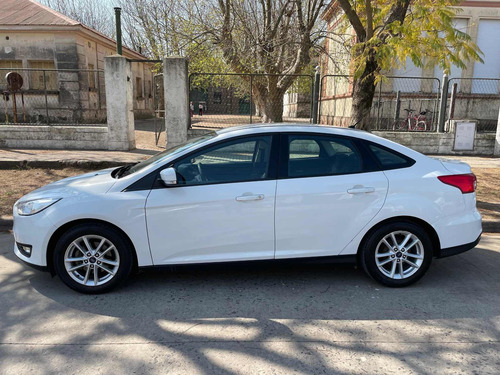 Imagen 5 de 18 de Ford Focus 4p Mt Vendo/permuto