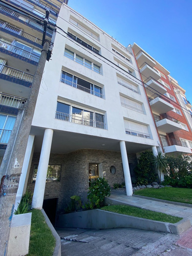 Apartamento Amplio Y Luminoso Frente A Villa Biarritz