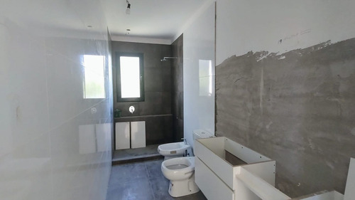 Imagen 8 de 11 de Casa En Venta En El Canton Islas