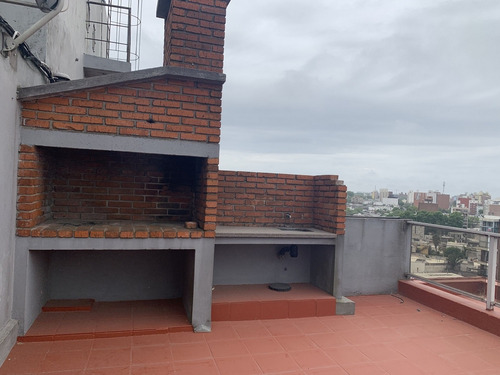 Imagen 12 de 14 de Venta - Permuta Penthouse Parque Battle, 2dormitorio, 2 Baños Con Garage Y Parrillero De Uso Exclusivo