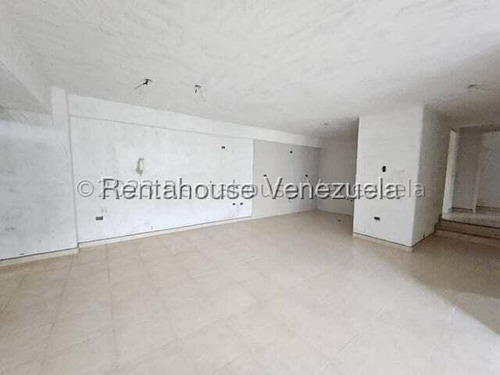 Bello Apartamento En Venta En Los Cabos A Remodelar A Su Gusto Con Planta Eléctrica Total Agua Constante Piso Medio Excelente Ubicación Nela 25-20469