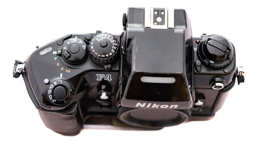 Imagen 3 de 10 de Cámara Nikon F4 S Negra Con Winder Incorporado, Rebajado