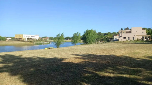 Imagen 13 de 14 de Lote A La Laguna En Venta Barrio Nautico Cazal