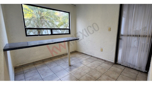 Residencia En Venta Con Ubicación Privilegiada En Querétaro