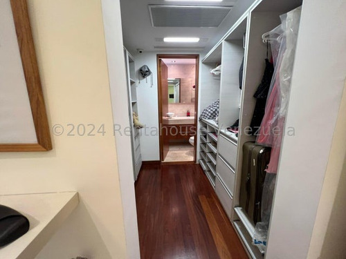 Espectacular Duplex De Tres Pisos En Los Palos Grandes! 24-27077