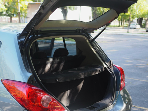 Nissan Tiida 1.8 Visia