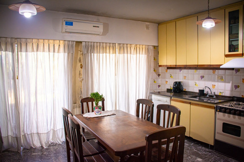Casa Chalet En Venta En El Palomar, Morón, G.b.a. Zona Oeste