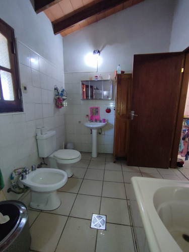 Imagen 10 de 15 de En Venta Casa En Mariano Roque Alonso De 3 Dormitorios 2 Baños 864 M2 Con Depósito Y Salón Comercial