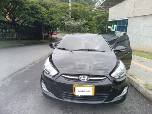 Hyundai Accent 1.6 Premium Mecánica