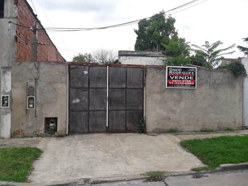 Imagen 1 de 4 de Casa Americana De 3 Ambientes En Venta - Castelar Norte