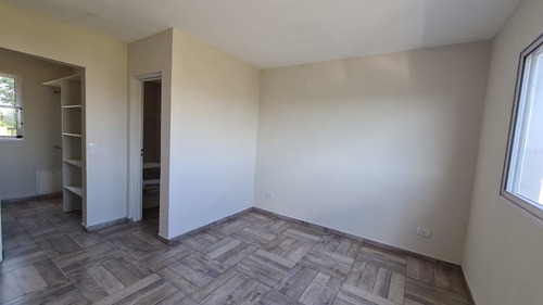 Imagen 22 de 24 de Venta De Casa Estilo Moderno En San Eduardo