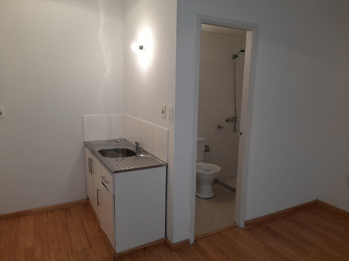 Vendo Casa Tipo Monoambiente Reciclado En La Blanqueada