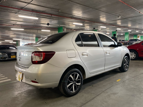 Imagen 12 de 25 de Renault Logan