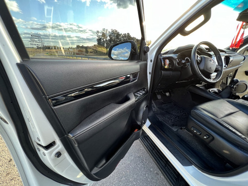 Imagen 15 de 15 de Toyota Hilux 2.8 Cd Srx 177cv 4x2