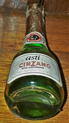 Botellita Infra Miniatura Asti Cinzano Vino Espumante 1975 (Usado)