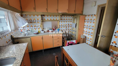 Imagen 9 de 17 de Apartamento En Venta De 3 Dormitorios En Pocitos (ref: Ast-2919)