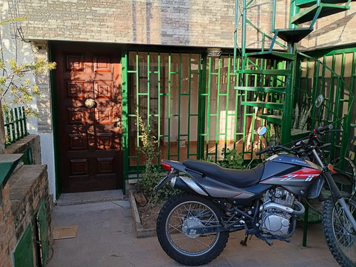 En Alquiler! Casa 3 Dormitorios - Patio C Asador Cochera ¡pleno B Jardin!