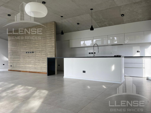 Casa 5 Ambientes En Una Planta, En Venta, Barrio Privado Las Golondrinas