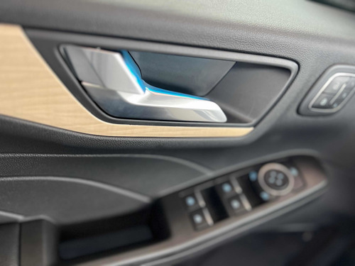 Imagen 11 de 25 de Ford Kuga Hibrida - Automotores Rosales