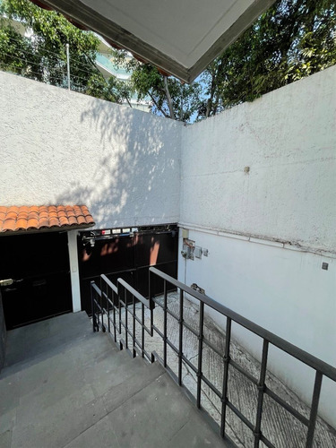 Casa Para Oficinas Con Uso De Suelo S