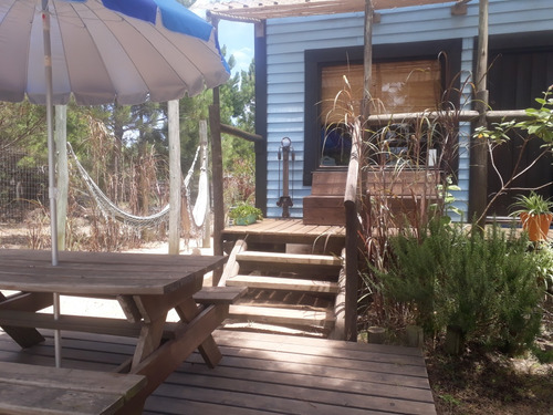 En Alquiler Temporada! Cabaña Cambalache, Casa De Madera, Monoambiente. A 350mts. De La Playa, Zona La Viuda, Para 2 O 3 Adultos, Punta Del Diablo, Rocha, Uruguay.