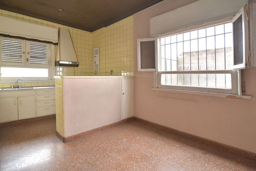 Imagen 23 de 30 de Ph Venta A Reciclar Con Terraza Propia Y Parrilla