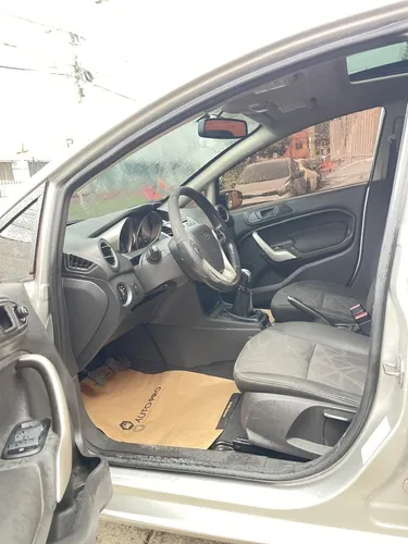 Ford Fiesta 1.6 Hatchback Mecánica