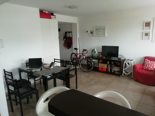 Imagen 3 de 10 de Departamento 2 Ambientes Con Cochera Contrafrente En Venta En Mar Del Plata