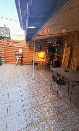 Se Vende Casa De 2 Pisos En Esquina Comuna De Macul