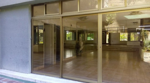 Venta De Apartamento En Lomas De Prado Del Este, Alto Prado. Avp