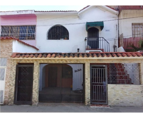 Venta De Casa En San Martín 169m2/4h/3b/1pe  Ns