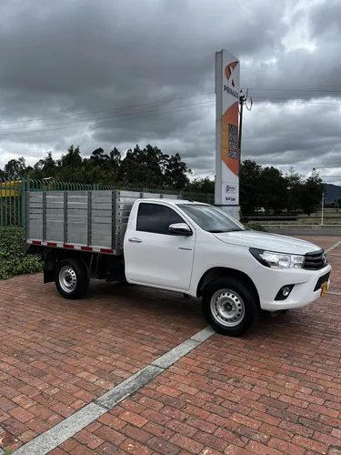 Toyota Hilux 2.7 Chasis 4X2