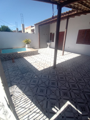 Casa 3 Quartos Com Garagem E Piscina
