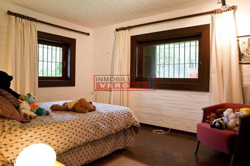 Casa En Venta En La Zona Del Golf.