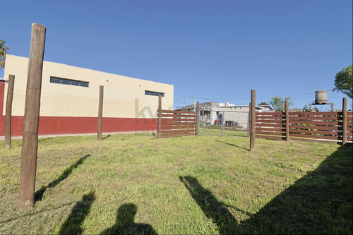 Venta 2 Casas Y Local Comercial Santa Teresita Canelones