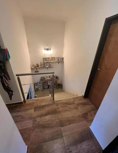 Casa En Venta - 3 Dormitorios 2 Baños - Cocheras - 299mts2 - Ituzaingó