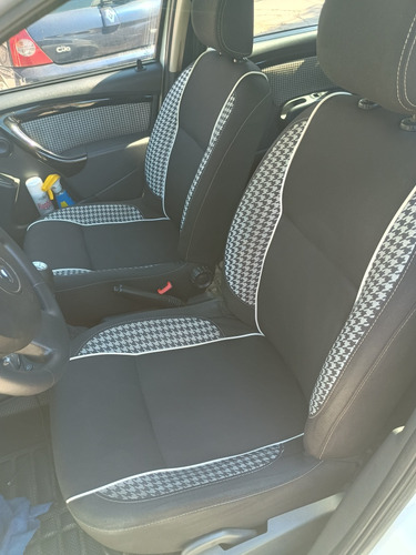 Renault Sandero Stepway 1.6 Tweed 105cv