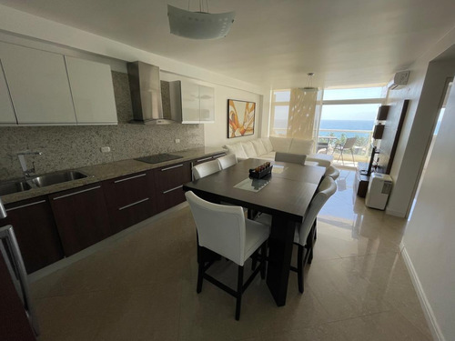 Bluebay , Playa Moreno, Apartamento De Playa .