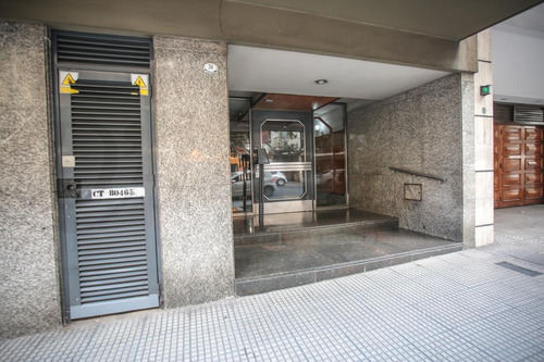 Semipiso De 3 Ambientes Con Dependencia De Servicio Y Espacio Fijo Cubierto - Caballito