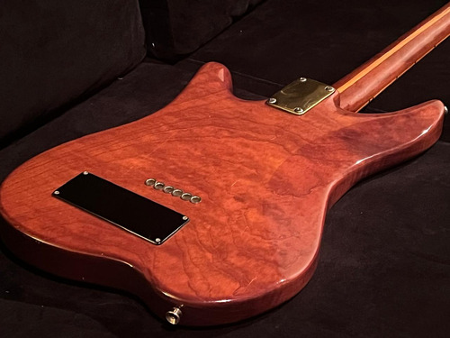 Guitarra Única - Acústica/eléctrica - Luthier Dorcas Stoll Diestro Terracota Maple (Usado)