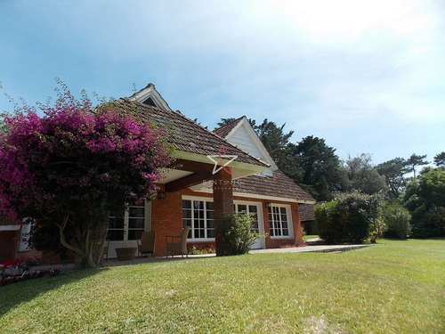 Casa, 5 Dormitorios, 5 Baños, Punta Del Este, Venta- Ref: 1019
