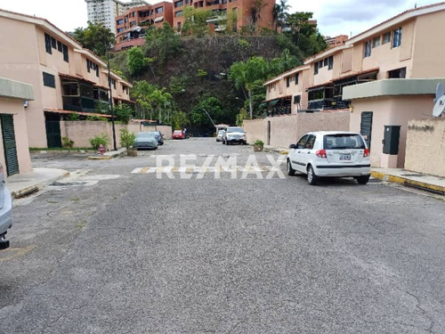 Imagen 2 de 12 de Townhouse En Venta En La Bonita