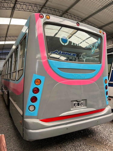 Imagen 4 de 8 de Mercedes Benz Of 1418