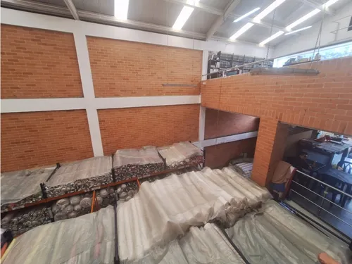 Bodega En Venta, Barrios Unidos, Sobre Vía Principal