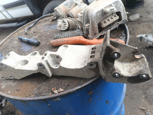 Base Alternador Compresor Jetta A4 (Usado)