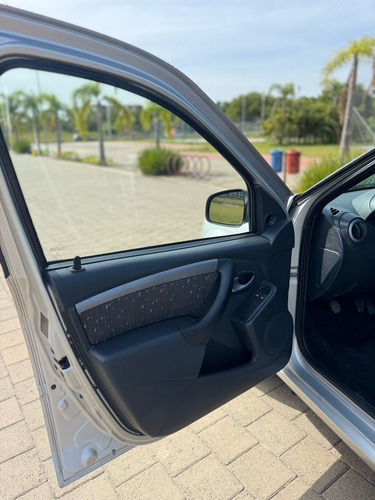 Renault Logan 1.6 Expression Hi-power 4p