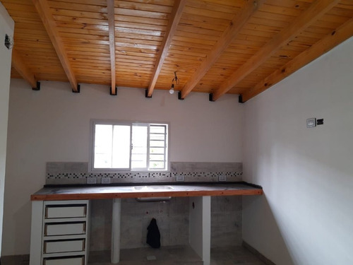 Imagen 5 de 14 de Venta De Block De 6 Departamentos + Galpon En Venta - Moron Norte